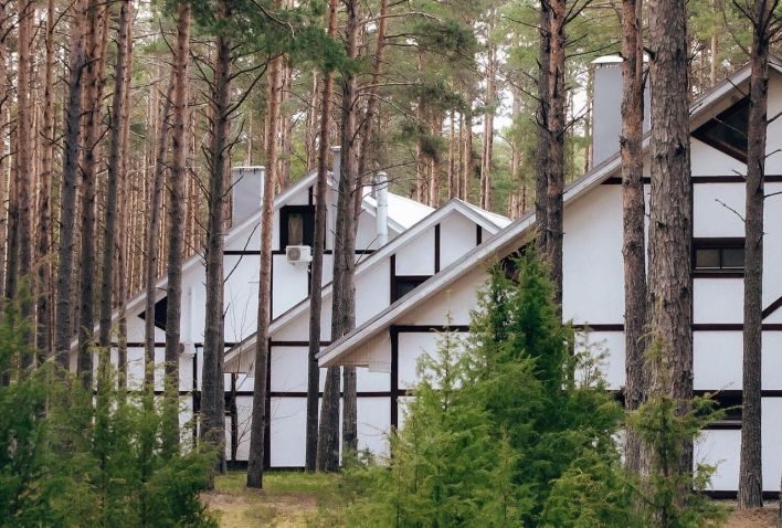 Гостиница "Октябрьская" 3* + Загородный отель "Плесков" 3*